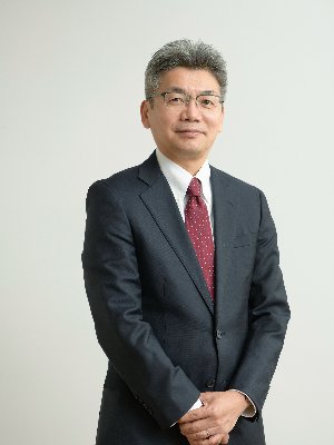 横川直氏